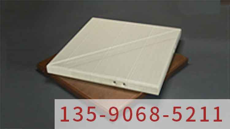 氟碳鋁單板廠家之木紋鋁單板為您的建筑注入自然與優雅的質感